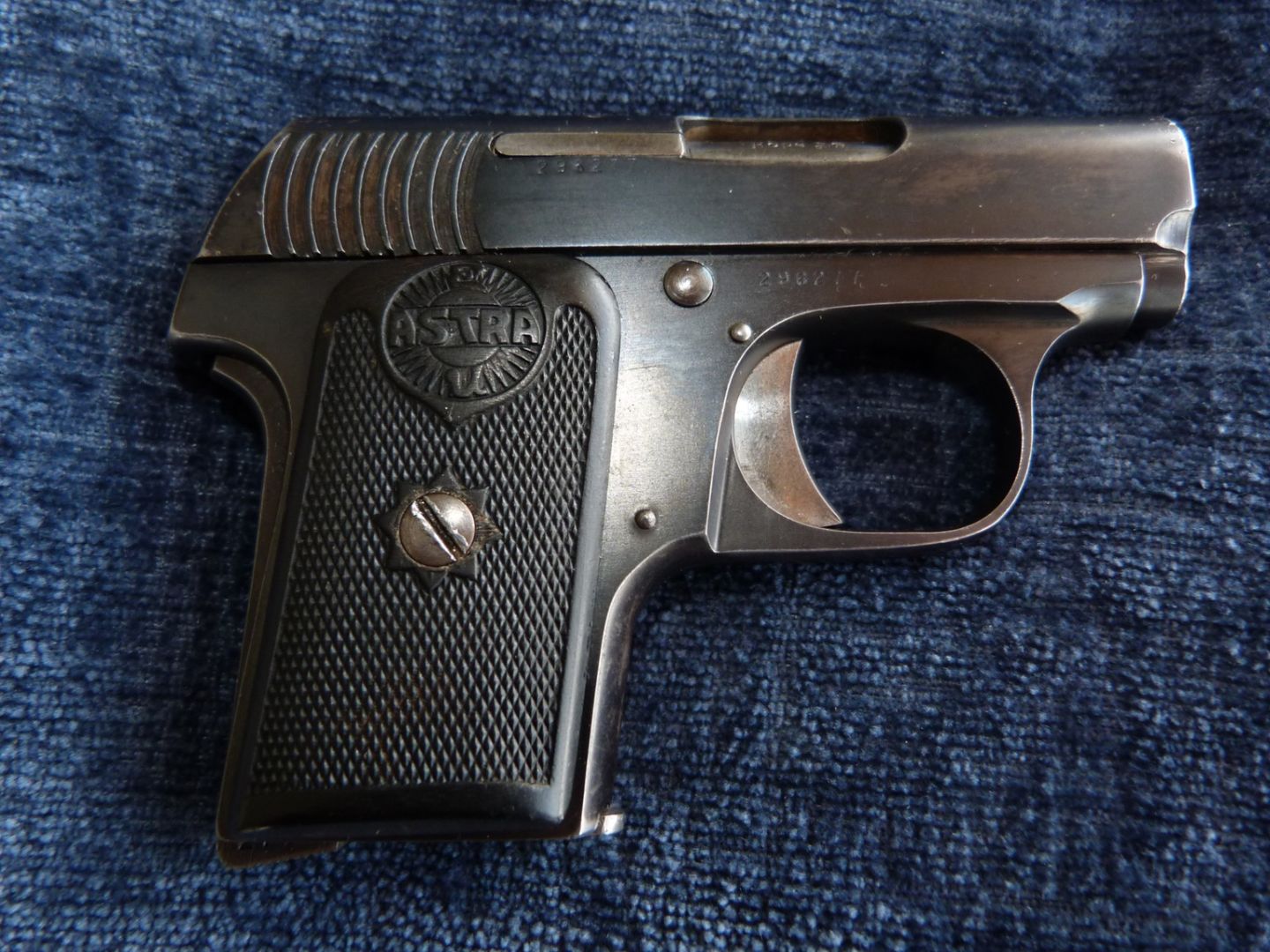 Vintage Original Astra 6.35 / 25 Caliber Pistol - Excellent! 2