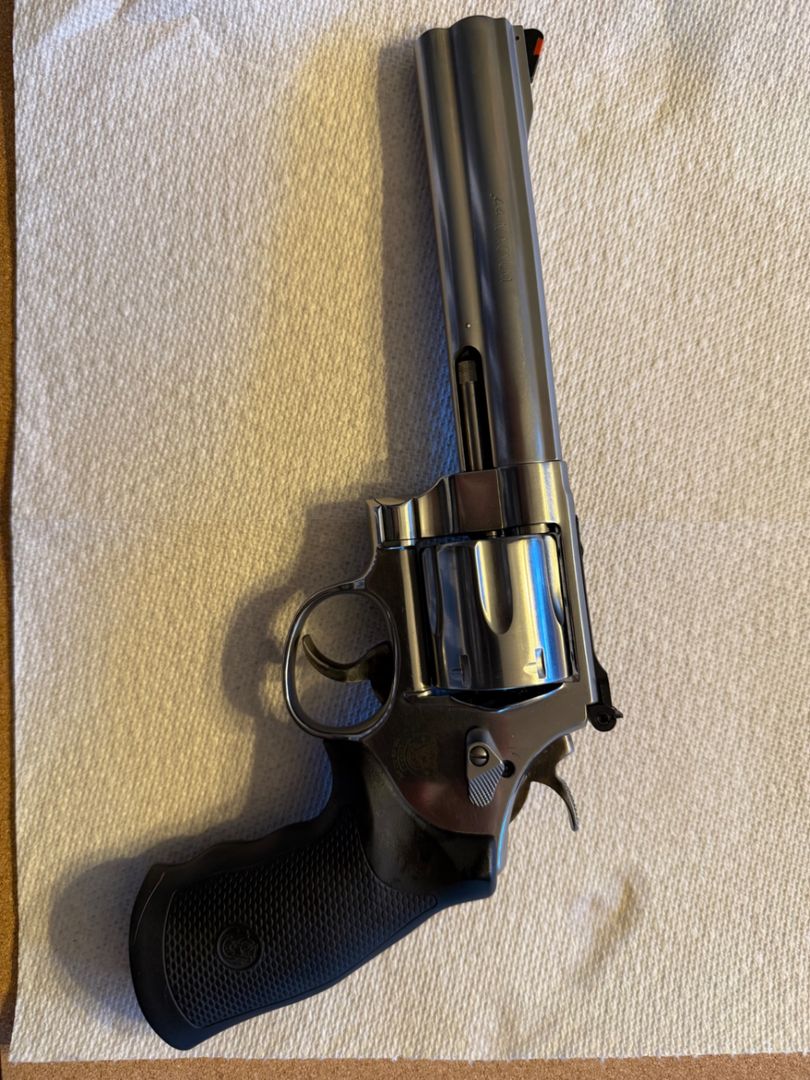 Smith and Wesson 629 Classic 44 Mag SS 2