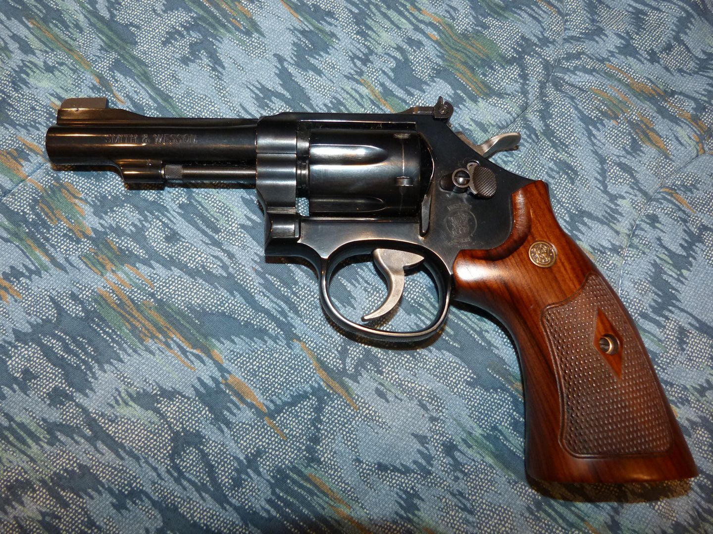 Smith & Wesson Model 48-7 22 Mag Revolver - Mint!